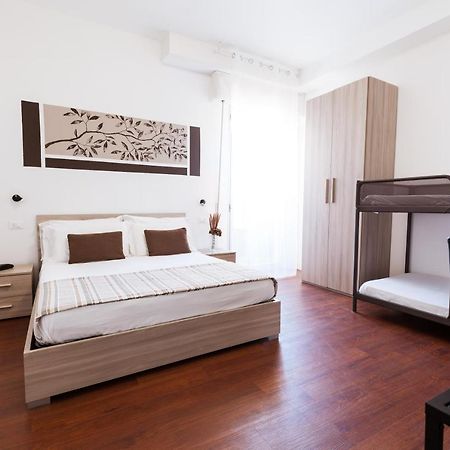 בלריה-איגאה מרינה Hotel Al Nuovo Porto מראה חיצוני תמונה