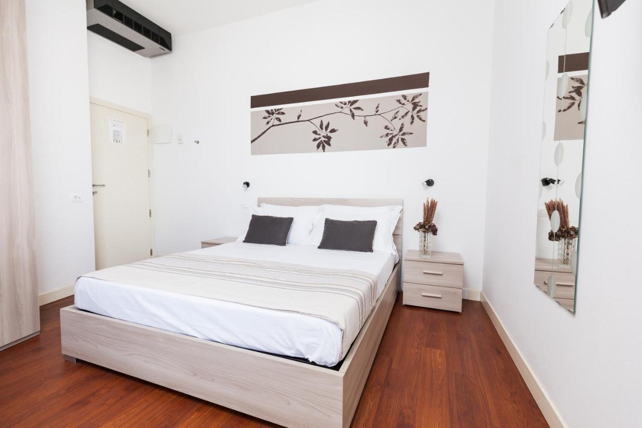 בלריה-איגאה מרינה Hotel Al Nuovo Porto מראה חיצוני תמונה