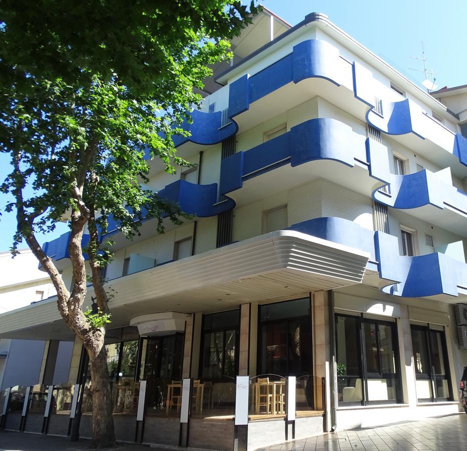 בלריה-איגאה מרינה Hotel Al Nuovo Porto מראה חיצוני תמונה